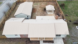 125 Bluebird Ln SW, Decatur, AL 35601