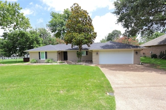 118 Guadalupe Dr, Mabank, TX 75156