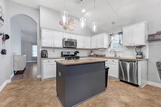 2201 Piney Wood Dr, Deer Park, TX 77536