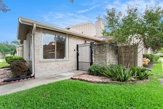 11625 Lakeside Park Dr, Houston, TX 77077