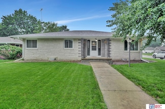 403 S Chestnut St, Friend, NE 68359