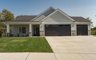 2211 Red Pine Ln SW, Rochester, MN 55902