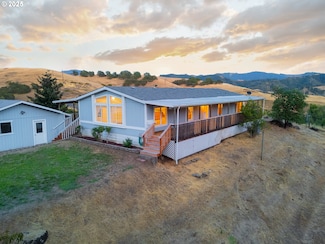 220 Robin St, Roseburg, OR 97470