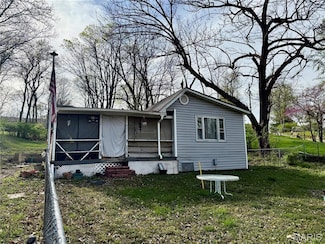 17 Labonte Dr, Saint Charles, MO 63304