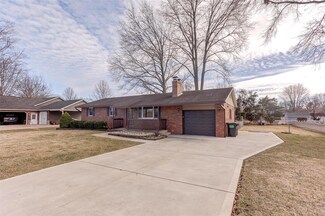 28 W Harnett St, Mascoutah, IL 62258