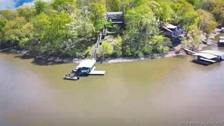 26297 Santa Barbara Dr, Edwards, MO 65326