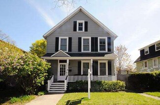 2027 Pratt Ct, Evanston, IL 60201
