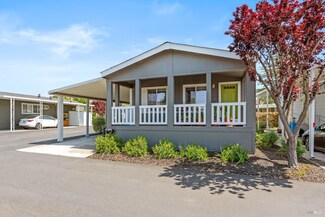48 Oakwood Dr, Petaluma, CA 94954