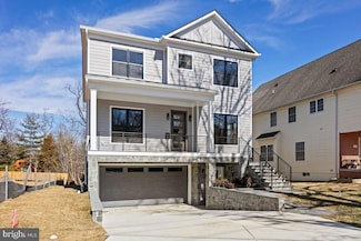 3427 17th St N, Arlington, VA 22207