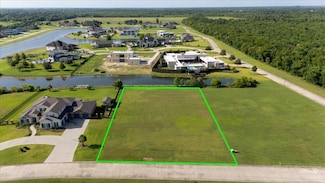 7720 N Lakeside Dr Unit The Crescent On Wald, Beaumont, TX 77707