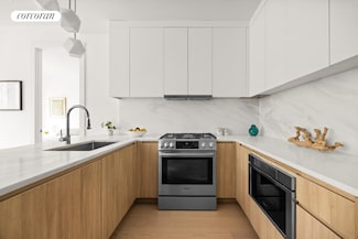 184 Hawthorne St Unit 4B, Brooklyn, NY 11225