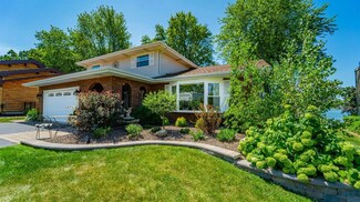 2468 Lakeshore Cir, Crown Point, IN 46307