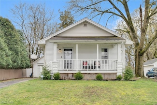 1384 Gilbert Dr, Mineral Ridge, OH 44440
