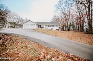 147 Thurman Ln, Clinton, TN 37716