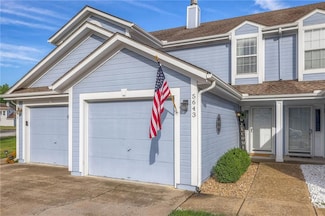 5643 NW Plantation Dr, Lees Summit, MO 64064