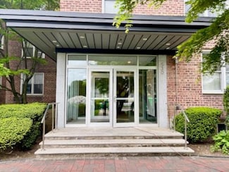 530 Dubois Ave Unit 2C, Valley Stream, NY 11581