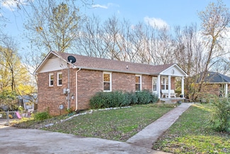 434 Bluff Dr, Clarksville, TN 37043