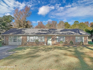 1011 Karen Dr, New Bern, NC 28562