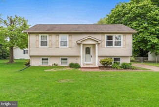 75 E Cook Ave, Smyrna, DE 19977
