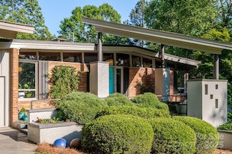 714 Larkhall Ln, Charlotte, NC 28211