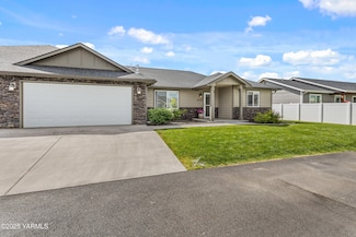 8407 Westbrook Ave, Yakima, WA 98908