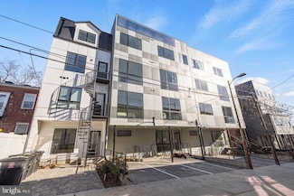 824 18th St NE Unit 202, Washington, DC 20002
