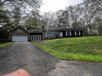 2637 Ritter Dr, Shady Spring, WV 25918