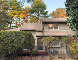 84 E Bluff Rd, Ashland, MA 01721