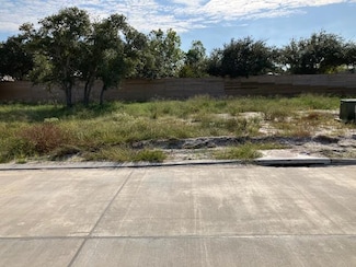 129 Breezeway Dr, Rockport, TX 78382