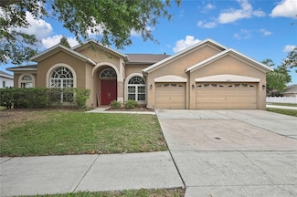 10322 Riverburn Dr, Tampa, FL 33647
