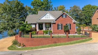 984 Skyline Dr, Clifton, TN 38425