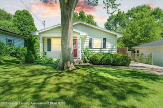 2218 Coolridge Rd, Holt, MI 48842