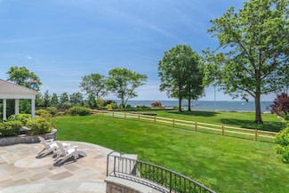 30 Rocky Point Rd, Old Greenwich, CT 06870