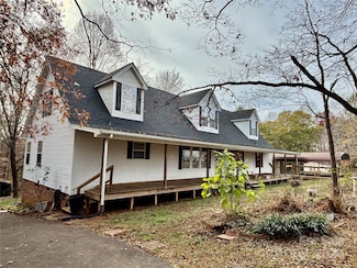 4761 Sand Clay Rd, Hickory, NC 28602