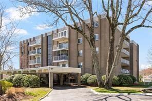 200 Hoffman Ave Unit 203, Cranston, RI 02920