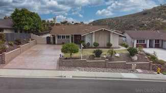 9941 Ledgeside St, Spring Valley, CA 91977