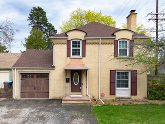 3025 Duchess Dr, Kalamazoo, MI 49008