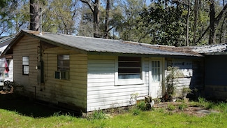 529 N 5th St, Chipley, FL 32428