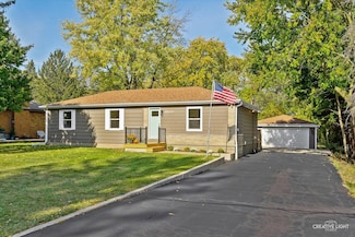 1160 Molitor Rd, Aurora, IL 60505
