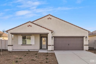 7817 Honeydew Dr, Bakersfield, CA 93313