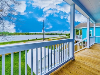 4620 N Railroad Ave, Hitchcock, TX 77563