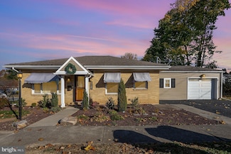 816 N Pine St, Middletown, PA 17057
