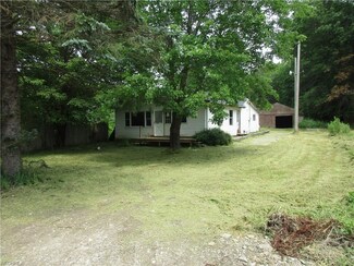 860 N Jewell Rd, Newton Falls, OH 44444