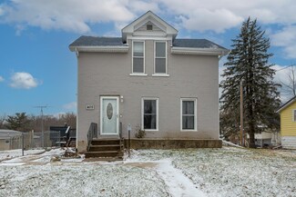 405 E 1st St, Anamosa, IA 52205