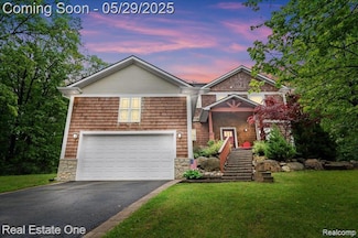 9327 van Antwerp Rd, Brighton, MI 48116