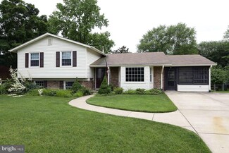 2404 Candlewood Dr, Alexandria, VA 22308