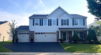 740 Glen Cove Ln, Pingree Grove, IL 60140