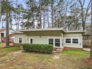 106 E Pecan Dr, Crockett, TX 75835