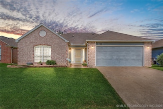 3220 N 3rd Place, Broken Arrow, OK 74012