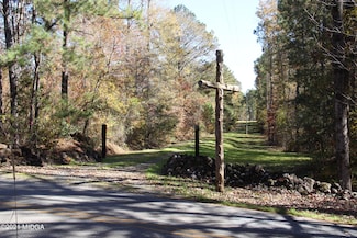 504 Jenkins Rd, Forsyth, GA 31029
